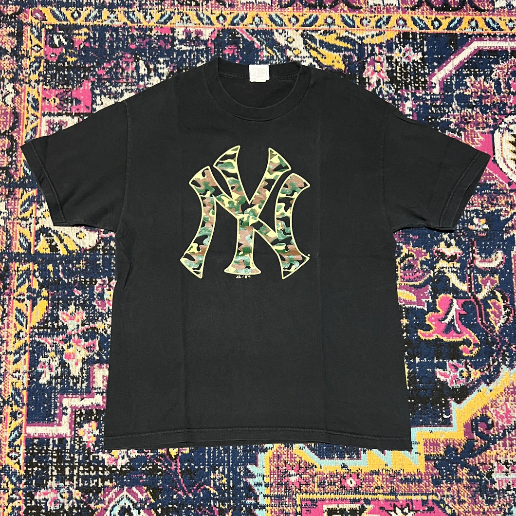 New York Yankees T-Shirt Size Large