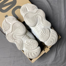 Load image into Gallery viewer, Yeezy Boost 500 Blush (Size 5)
